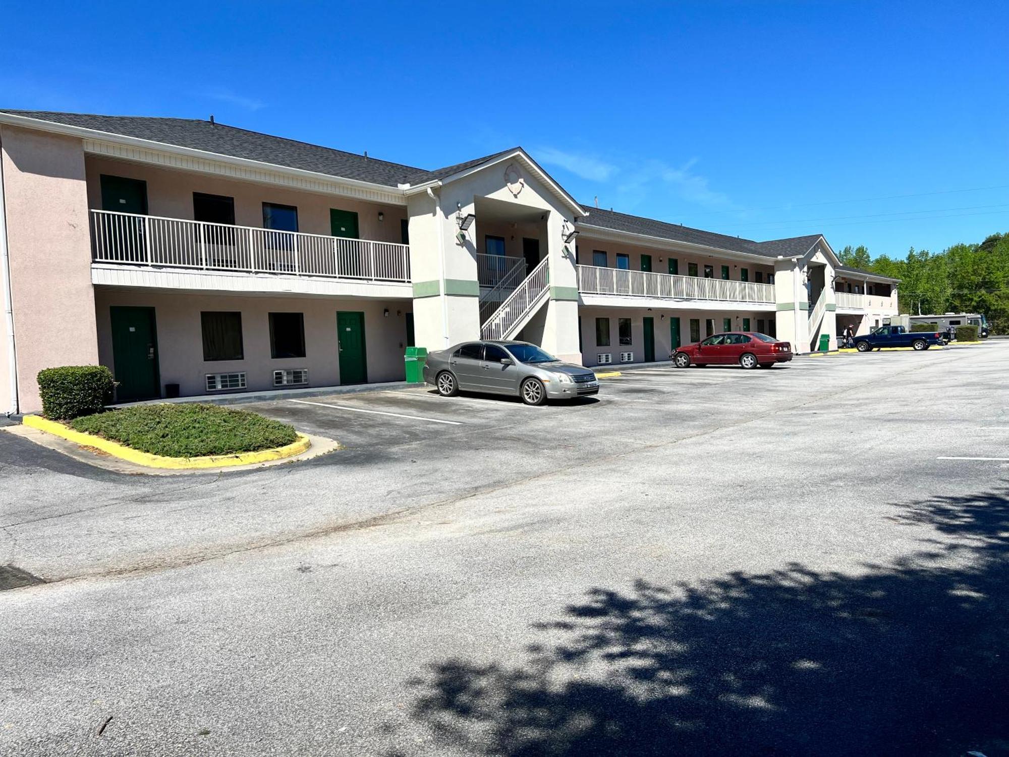 Country Hearth Inn & Suites Огаста Экстерьер фото