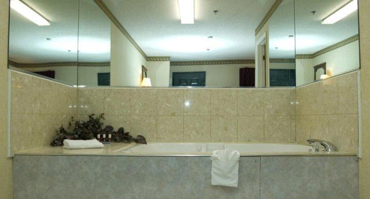 Country Hearth Inn & Suites Огаста Экстерьер фото